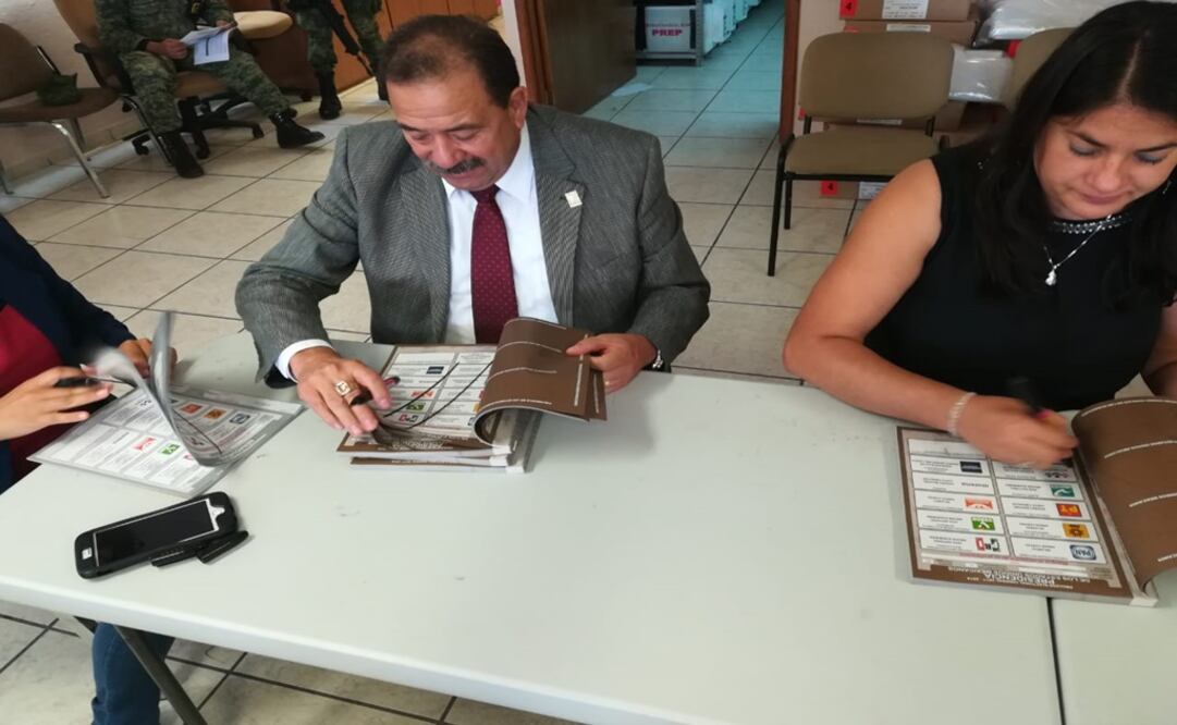 Boletas marcadas con dos líneas para inhabilitarlas. Foto: Cortesía INE en Zacatecas