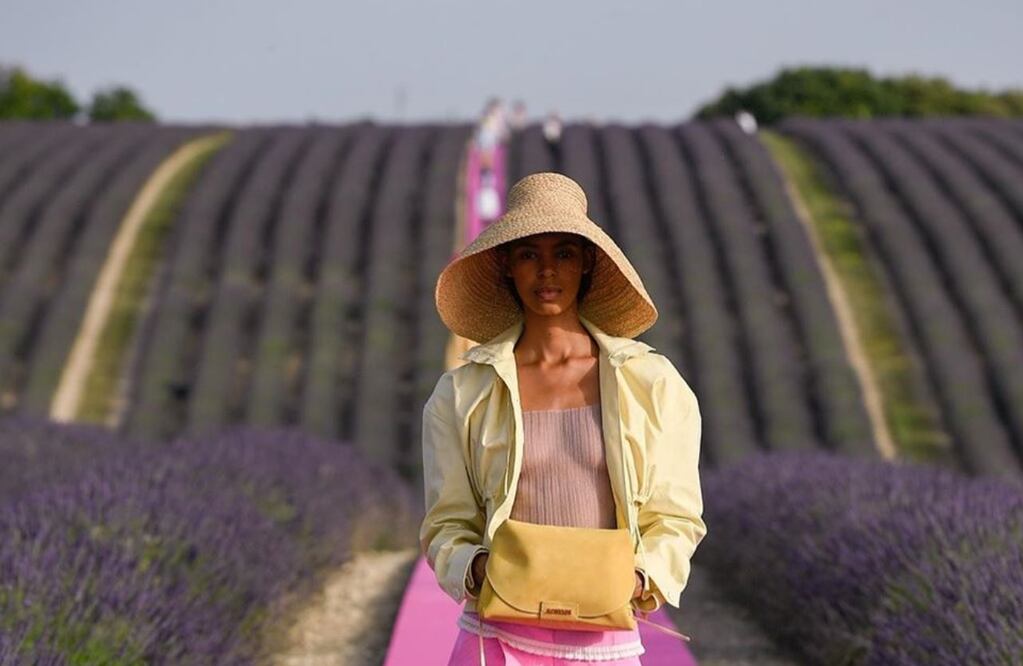 El diseñaor francés presentó su colección en la provenza francesa. Foto: Instagram