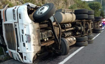 Vuelca tráiler en la México-Cuernavaca