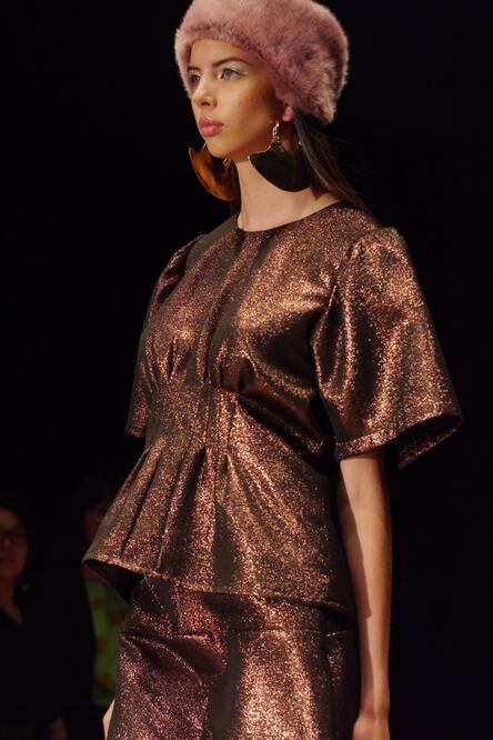 Una gran diversidad de texturas conformaron abrigos y suéteres de punto con colores brillantes. (Fotos: Paulo Vidales)