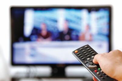 Televisión influye en la decisión de compra de 43% de mexicanos