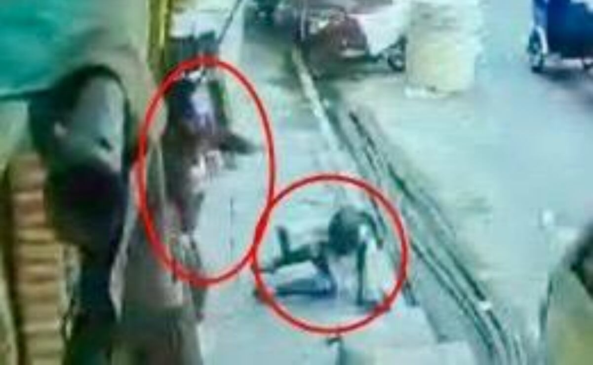 Tras el cateo, elementos de seguridad además de dos armas de fuego, cuatro teléfonos celulares, tres bolsas con aparente marihuana y 22 envoltorios con una sustancia similar a la cocaína. Foto: Especiales