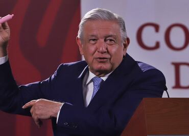 AMLO firma decreto para prohibir circulación y comercialización de vapeadores y cigarros electrónicos
