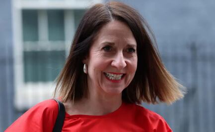 Ministra británica defiende recortes a ayudas por discapacidad; afirma que es para sostener el sistema