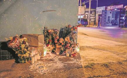 Familiares los despiden con música y flores