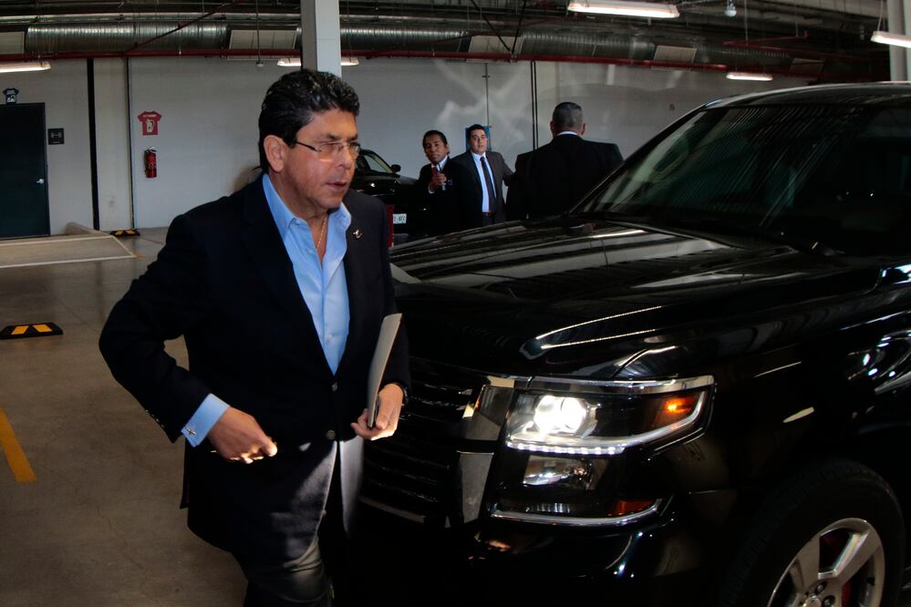 No ponen en cintura a Kuri