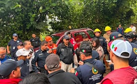 Rescatan a 3 integrantes de una familia atrapada en gruta de Cuetzalan, Puebla; continúa operativo para salvar a cuatro más