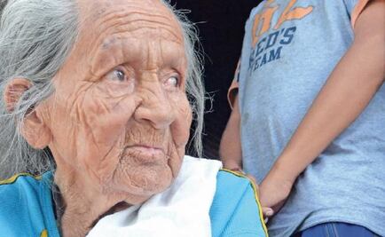 At age 81, Bertha collects iron scrap to help her grandson