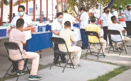 Vacunan a internos del penal de Atlacholoaya, Morelos