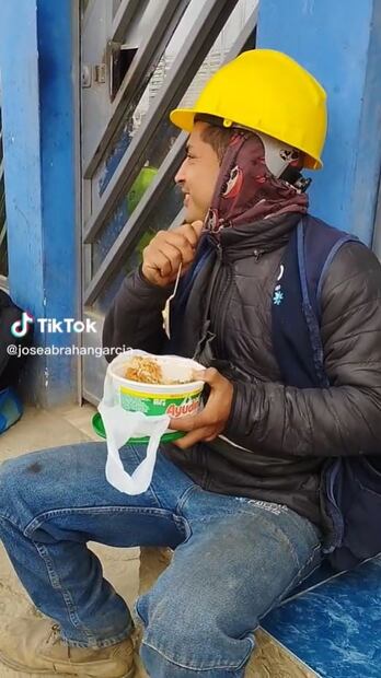 Lleva lonche en el bote de jabón de trastes y es viral en TikTok
