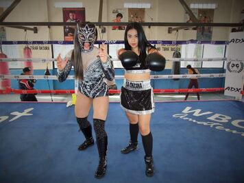 La Chicana cambió las máscaras por los guantes de box