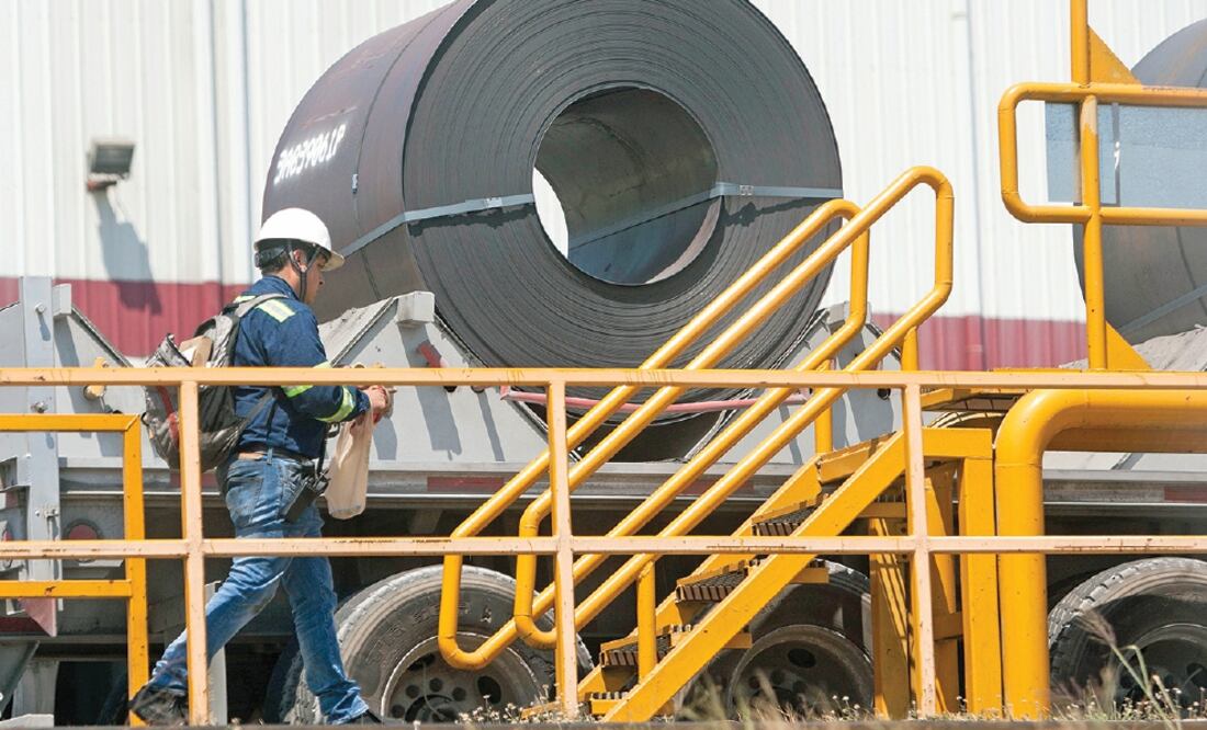 A partir de junio las exportaciones de la industria acerera nacional bajaron 37% luego del arancel aplicado por Estados Unidos, dijo la Canacero (JULIO CÉSAR AGUILAR. AFP)
