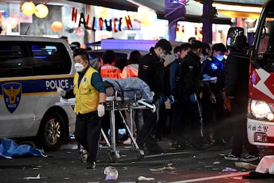 Sube a 120 cifra de muertos por estampida en celebraciones de Halloween en Seúl 