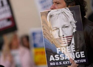 La justicia británica ordena la extradición de Assange a EU