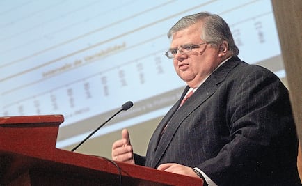 Explica Carstens suspensión de subastas