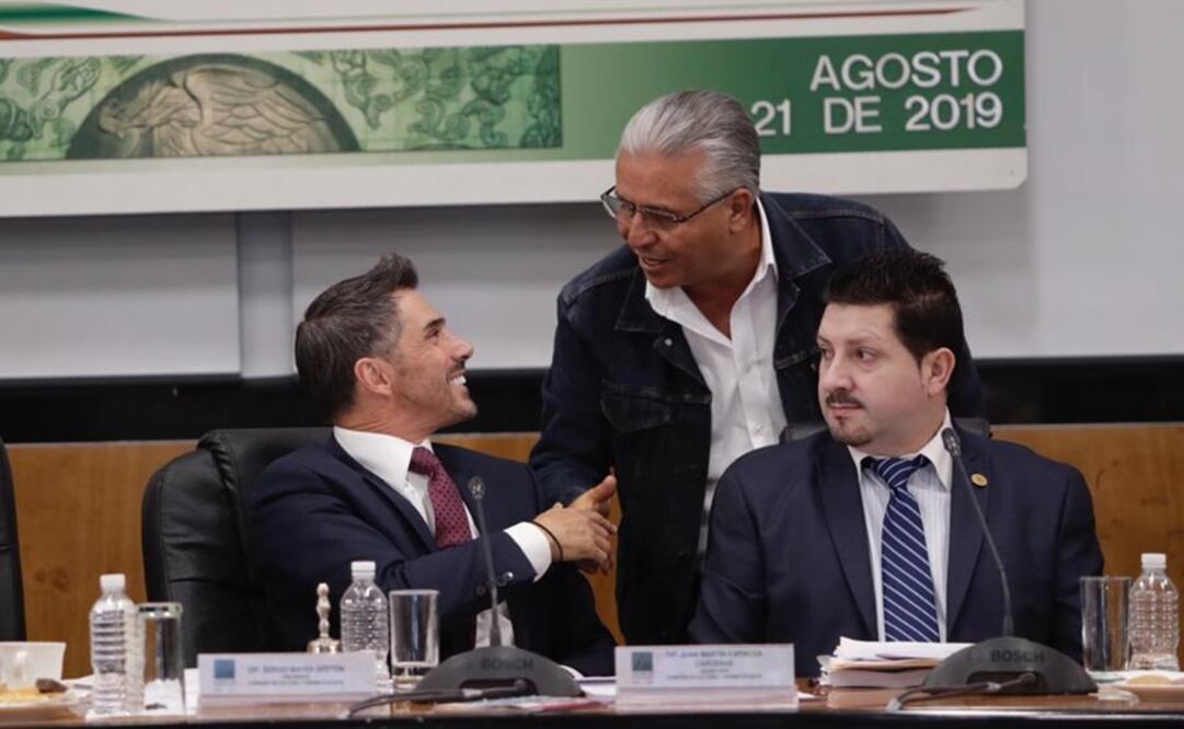 Sergio Mayer en la comparecencia de Alejandra Frausto, secretaria de Cultura, ante la Comisión de Cultura y Cinematografía. FOTO: IVÁN STEPHENS