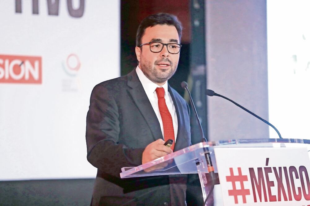 Gabriel Contreras, presidente del IFT, dice que la regulación deriva de la ley que entró en vigor en 2014, donde se prevé que los concesionarios hagan una diferenciación entre información y opinión (LUIS CORTÉS. EL UNIVERSAL)