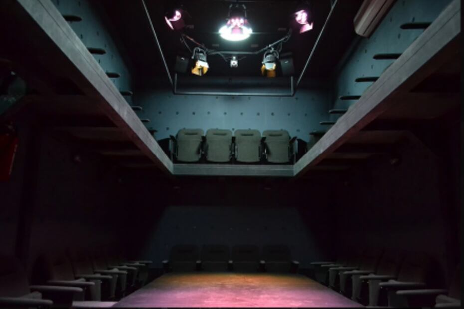 Foro en la CDMX rememora el ambiente burlesque