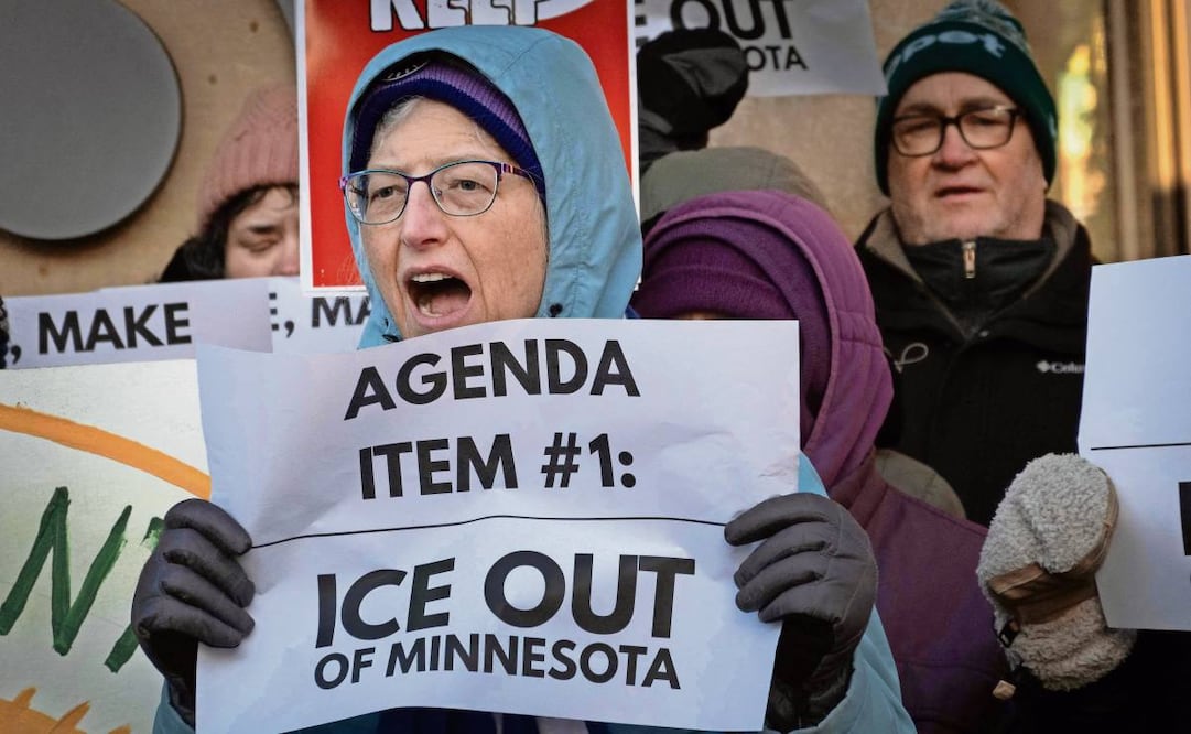 Una protesta contra el ICE afuera de una tienda Target, en Minneapolis. Foto: AFP