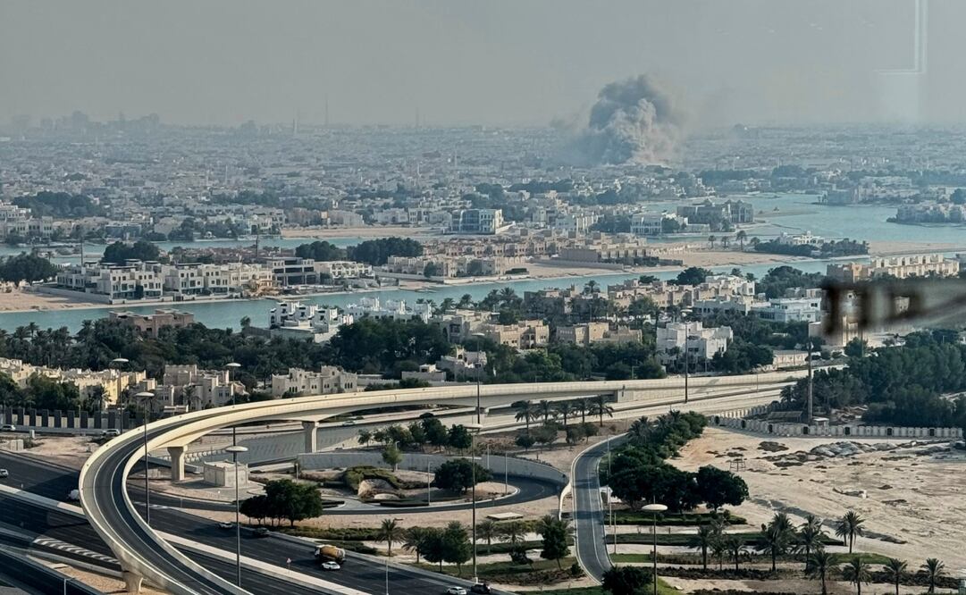 Se eleva humo de una explosión, causada por un ataque israelí, en Doha, Qatar, el martes 9 de septiembre de 2025. Foto: AP