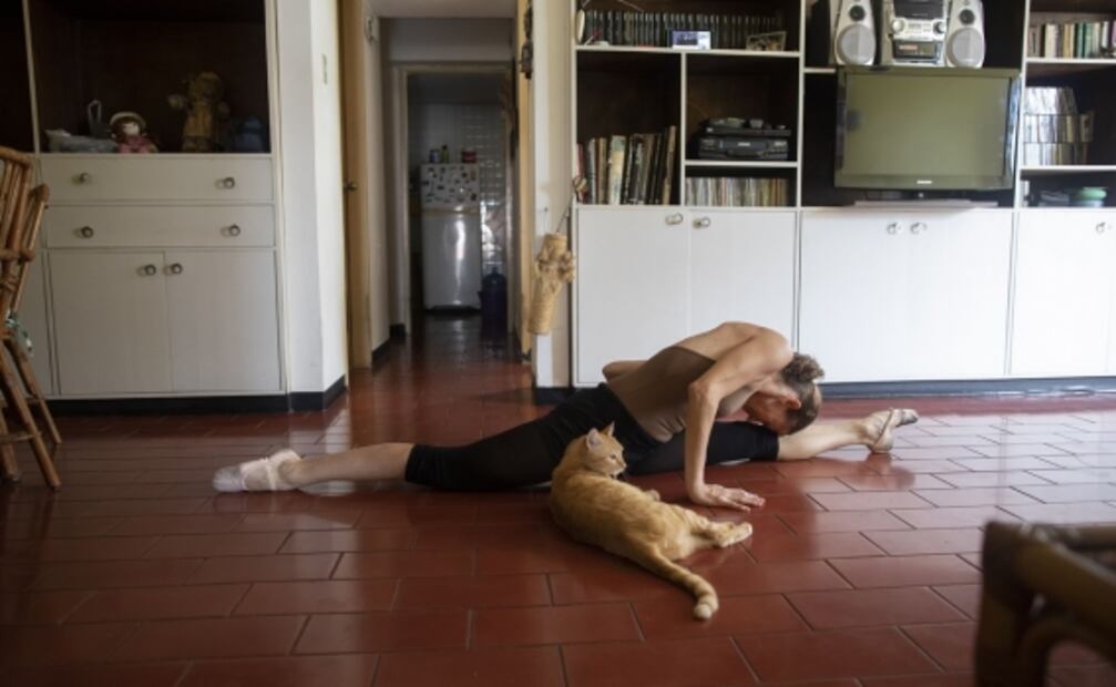 "¿Por qué sigo entrenando?": Así sobrevive la pandemia una bailarina de ballet en Venezuela