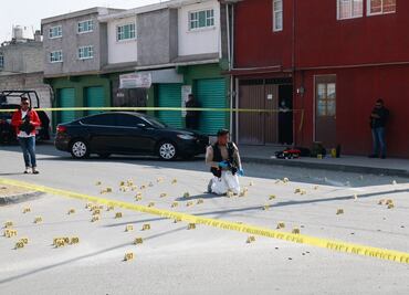 Sujetos armados disparan más de 100 veces contra mujeres policías en Lerma, Edomex