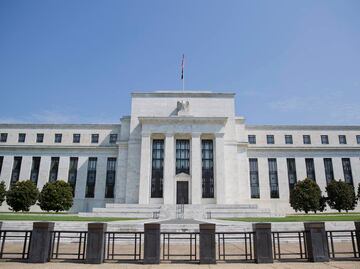 Enfrían mercados declaraciones de representantes de la Fed