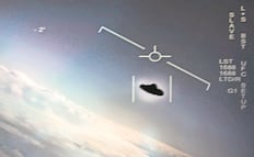 Trump promete desclasificar documentos sobre extraterrestres; encarga proceso al secretario de Guerra