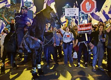Continúan protestas en Tel Aviv contra reforma de Netanyahu pese a ataques del viernes