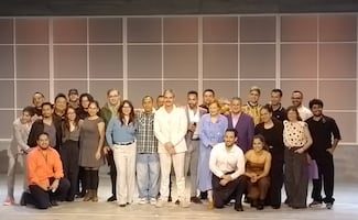 Tony Dalton vuelve a los escenarios: "El teatro es una bendición para un actor"