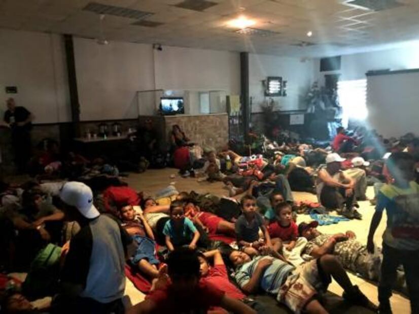 INM da permisos de estadía por un año a 300 migrantes de caravana