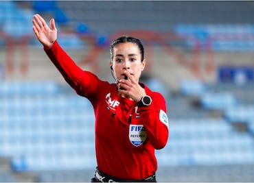 La mexicana Katia García, única mujer que arbitrará en el Mundial sub-20 de Chile