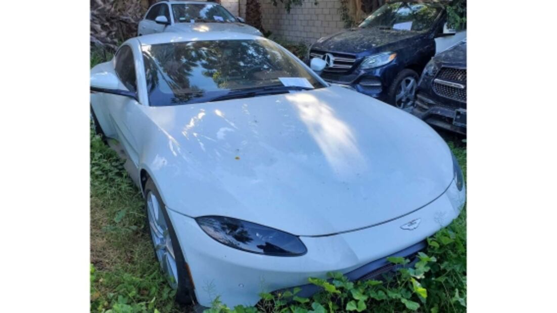 Policía recupera 35 autos de lujo robados; valen 50 millones de pesos