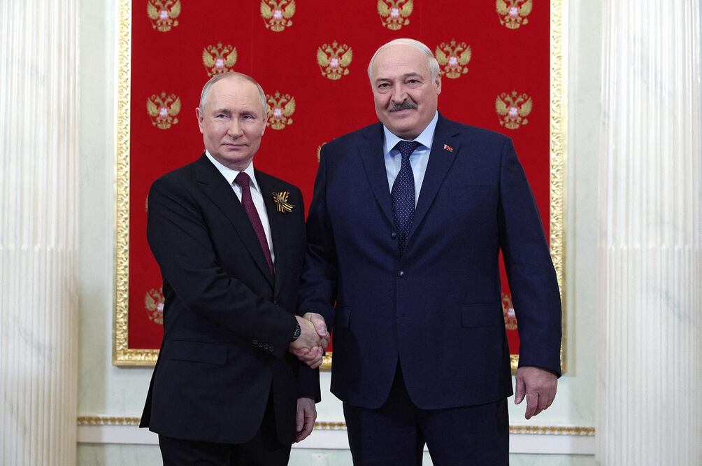 El presidente ruso, Vladimir Putin, con su par bielorruso, Alexandr Lukashenko, en el Kremlin, el pasado 9 de mayo. FOTO: VLADIMIR SMIRNOV. AFP