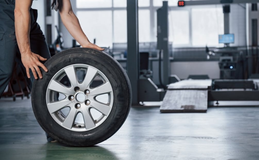 Llenar las llantas de tu auto con nitrógeno no afecta al medio ambiente. Foto: Unsplash