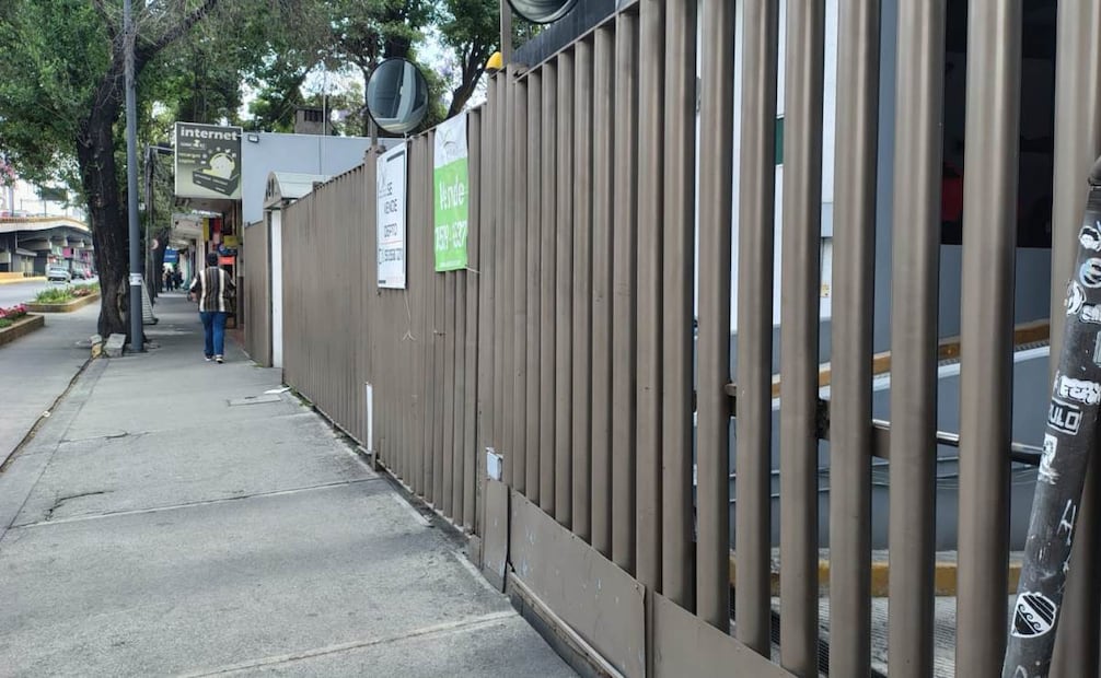 Edificio donde fue localizado el cuerpo de Edith Guadalupe permanece sin vigilancia; personas ingresan sin restricción.
Foto: Arantxa Meave