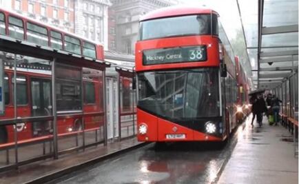 Londinenses prueban el primer autobús sin conductor