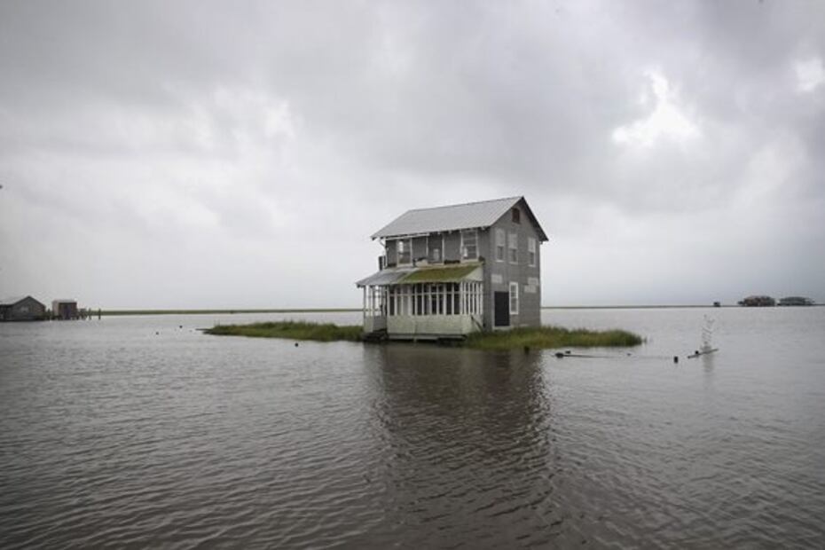 “Barry” se degrada a depresión tropical; continúa riesgo de inundaciones