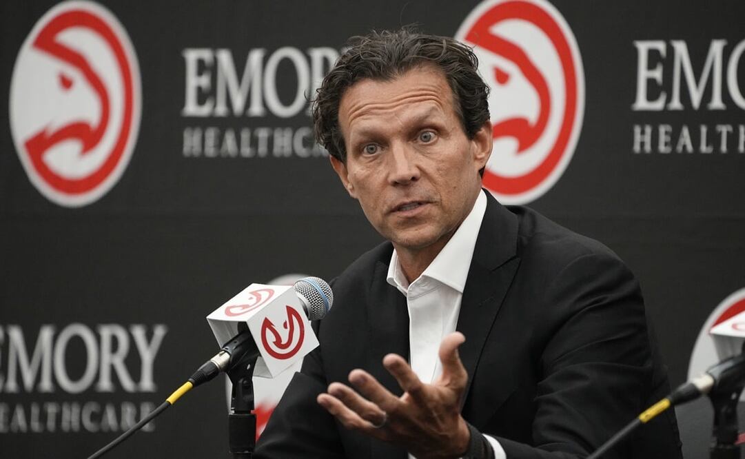 Quin Snyder en conferencia de prensa - Foto: AP