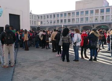 Trabajadores del ayuntamiento de Toluca toman todos los edificios públicos por falta de pagos