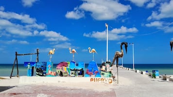 Semana Santa en Yucatán: Reportan playas limpias; no tienen manchas de petróleo ni sargazo