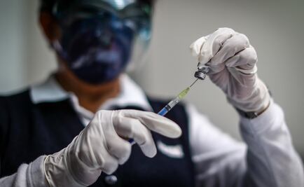 En Quebec, adultos que rechacen vacunarse pagarán un "impuesto sanitario"