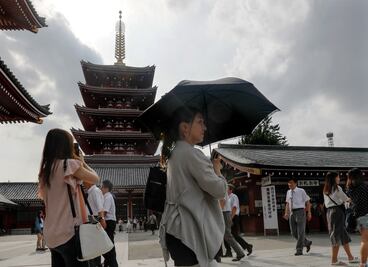 Fuertes lluvias azotan el sur de Japón; provocan inundaciones y deslizamientos de tierra