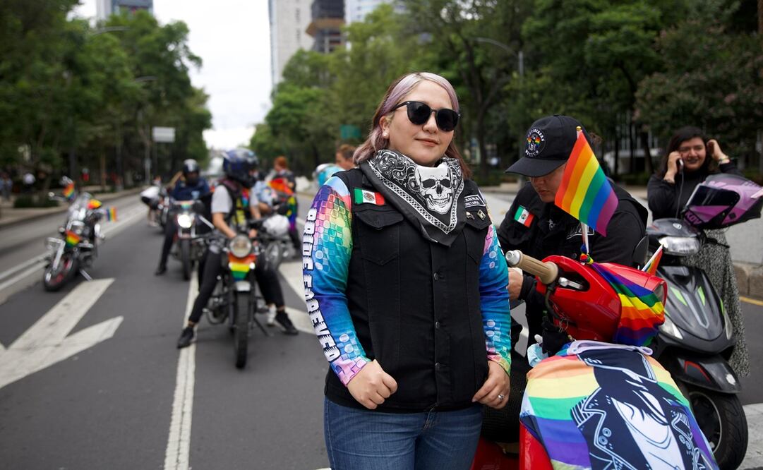 Colectivos comienzan a reunirse en el Ángel de la Independencia previo a la Marcha Lencha. Foto: Hugo Salvador / EL UNIVERSAL