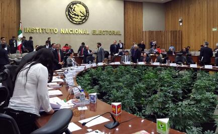 Gobernadores y autoridad electoral firman declaratoria por la democracia y la legalidad