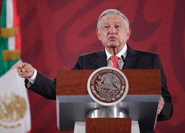 AMLO defiende a secretaria de la Función Pública tras exonerar a Bartlett