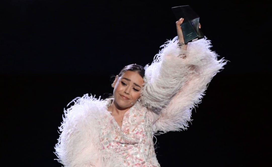 Danna Paola lleva vestido de Benito Santos a los Spotify Awards. Fotos: Instagram.