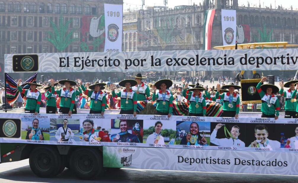 Desfile cívico -militar en conmemoración por el 115 aniversario de inicio de la Revolución Mexicana. Foto: Berenice Fregoso/EL UNIVERSAL