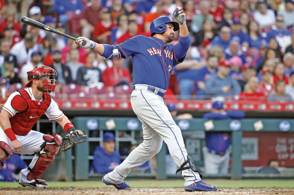 Por vigésimo juego en su carrera, Adrián conectó dos o más HR (JOE ROBBINS. AFP)