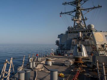 Estados Unidos asegura que derribó 14 drones yemeníes en el mar Rojo